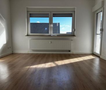 Renovated 3 room apartment with balcony ! - Photo 1