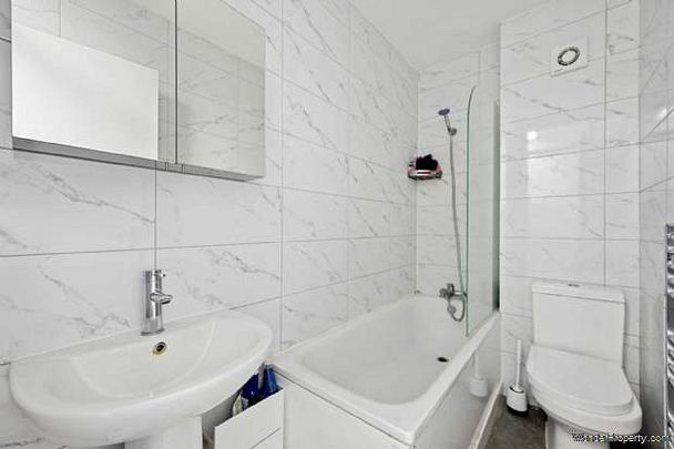 4 bedroom property to rent in London - Photo 1