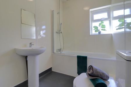 3 bedroom terraced house to rent - Photo 4