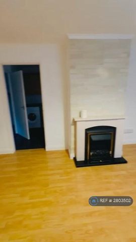 2 bedroom semi-detached house to rent - Photo 3