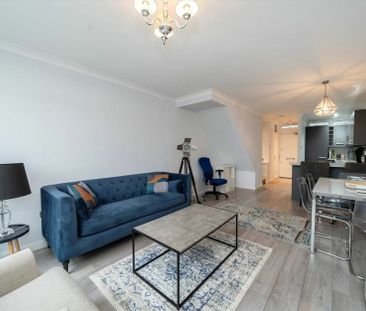 Finchley Road - Photo 1