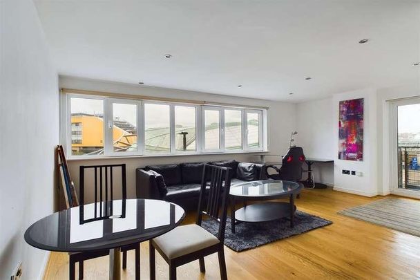 St. James Gate, Newcastle Upon Tyne, NE1 - Photo 1