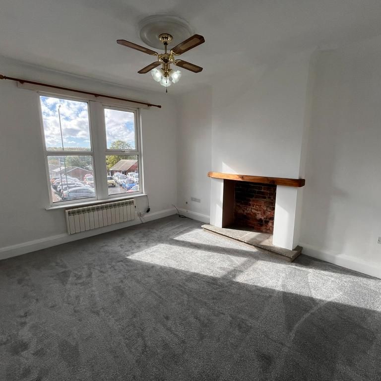 3 bedroom flat to rent - Photo 1