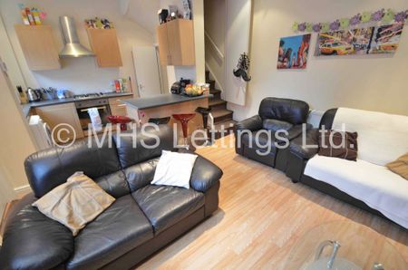 4 Bedroom End Terraced House for rent in William Street - Photo 2