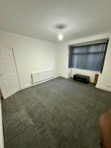 4 Bed Semi-Detached House, Greenhill Road, M8 - Photo 2