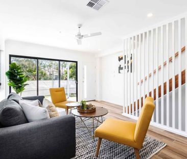 Modern Tri Level Townhouse - Photo 2