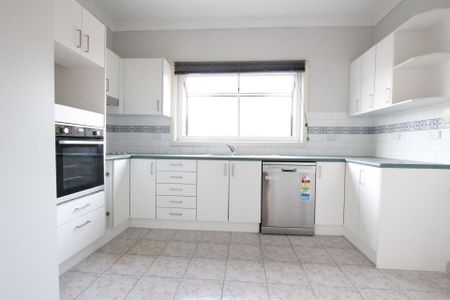 Polished Timber Floorboards throughout - Photo 3