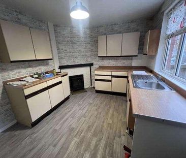 Knowles Avenue, Bradford, BD4 - Photo 6