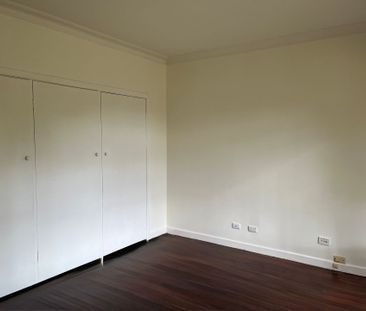 Neat Family Home - Photo 5