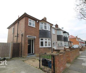 3 bedroom end of terrace house to rent - Photo 4