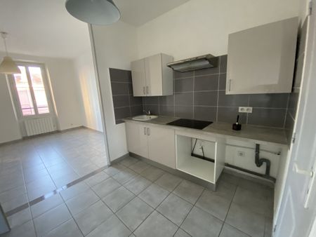 Location Appartement 2 pièces 34m² TOULON 83200 - Photo 3