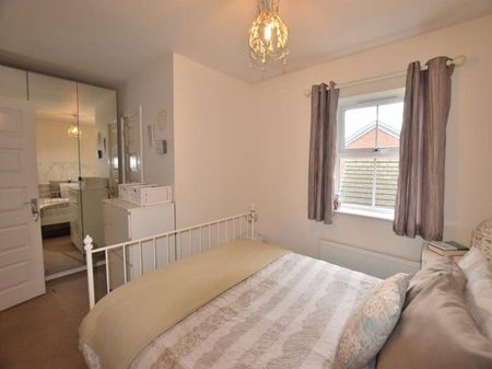 3 Bedroom Terraced To Let - Photo 4