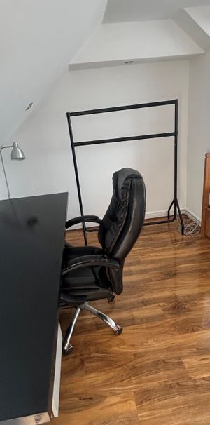 Church Rise, Chessington - Photo 1