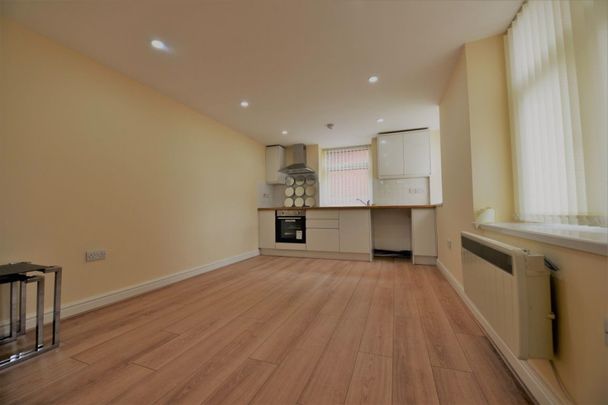1 bedroom Flat in Flat 5, Leeds - Photo 1