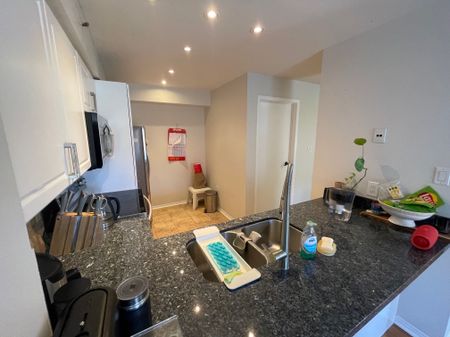 For Lease - 75 Weldrick Road Unit# 827, Richmond Hill, Ontario - Photo 3