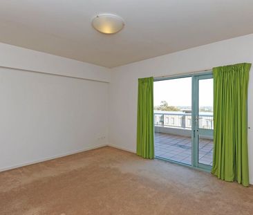 Thinking of selling? Contact our agent - Photo 1