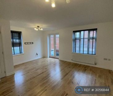 3 bedroom semi-detached house to rent - Photo 1