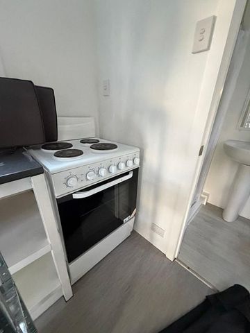 Sleepout for Rent – Henderson Valley Oasis - Photo 5