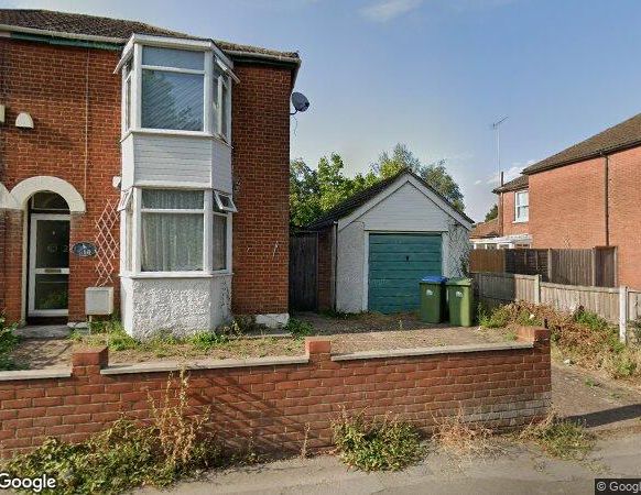Room in a Shared House, Burgess Road, SO17 - Photo 1