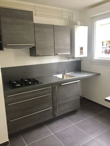 A louer Brest Recouvrance/Capucins T2 Neuf 48 M2+parking privé - Photo 2