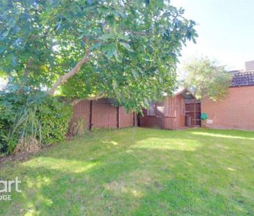 4 bedroom detached house to rent - Photo 3