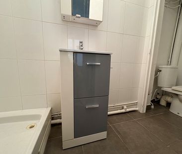 STUDIO 20 m2 – REFAIT A NEUF – en rez-de-chaussée – sur COUR – - Photo 6