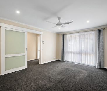Spacious 2 Bedroom Unit in Ideal Location! - Photo 2