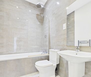 Bradley Court, Camberley, Surrey, GU15 - Photo 3