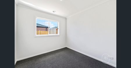 Contemporary Comfort in Prime Tarneit Location I Three-Bedroom House - Photo 3