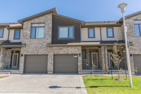 For Lease - 1960 DALMAGARRY Road Unit# 133, London North, Ontario - Photo 2