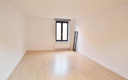 Gerenoveerde woning met 2 slpk voor 1.050 EUR/mnd - Photo 2