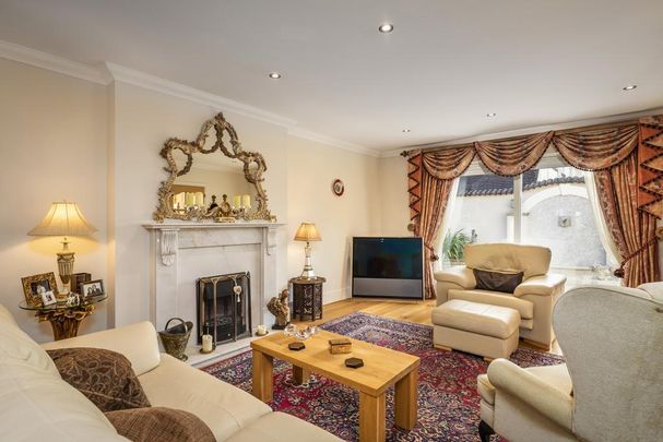 3 bedroom chalet to rent - Photo 1