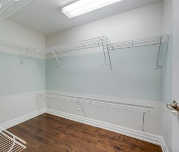 For Lease - 2231 All Saints Crescent, Oakville, Ontario - Photo 2