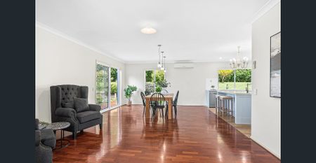 Stunning 5 bedroom home - Photo 2