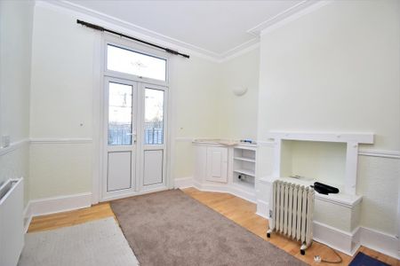 4 bedroom terraced house to rent - Photo 2