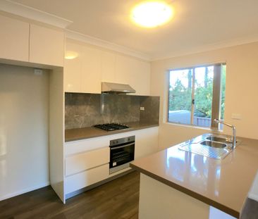 2-bedroom Modern Townhouse in great location - Photo 4