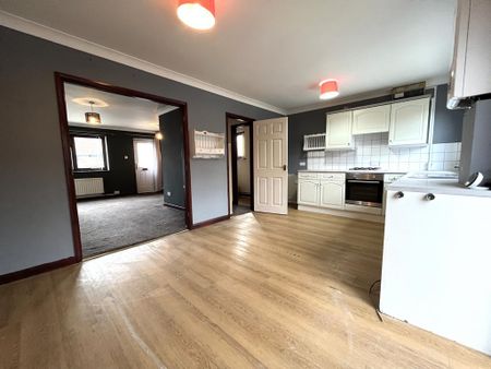 3 bedroom detached house to rent - Photo 2