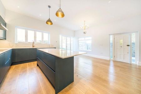 5 bedroom end of terrace house to rent - Photo 2