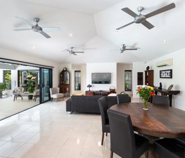 Private resort-style living in a serene setting. - Photo 3