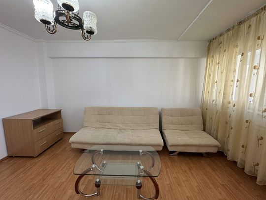 3 cam, decomandat, 80 mp., etaj 6, cu lift, CAM-uri - zona centrala - Photo 1