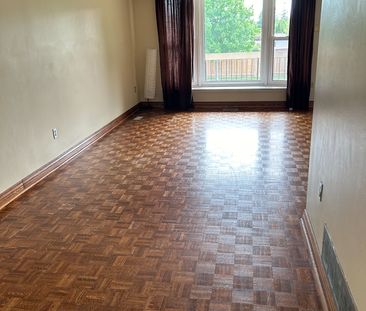For Lease - 17 Ashburn Crescent Unit# Upper, Vaughan, Ontario - Photo 3