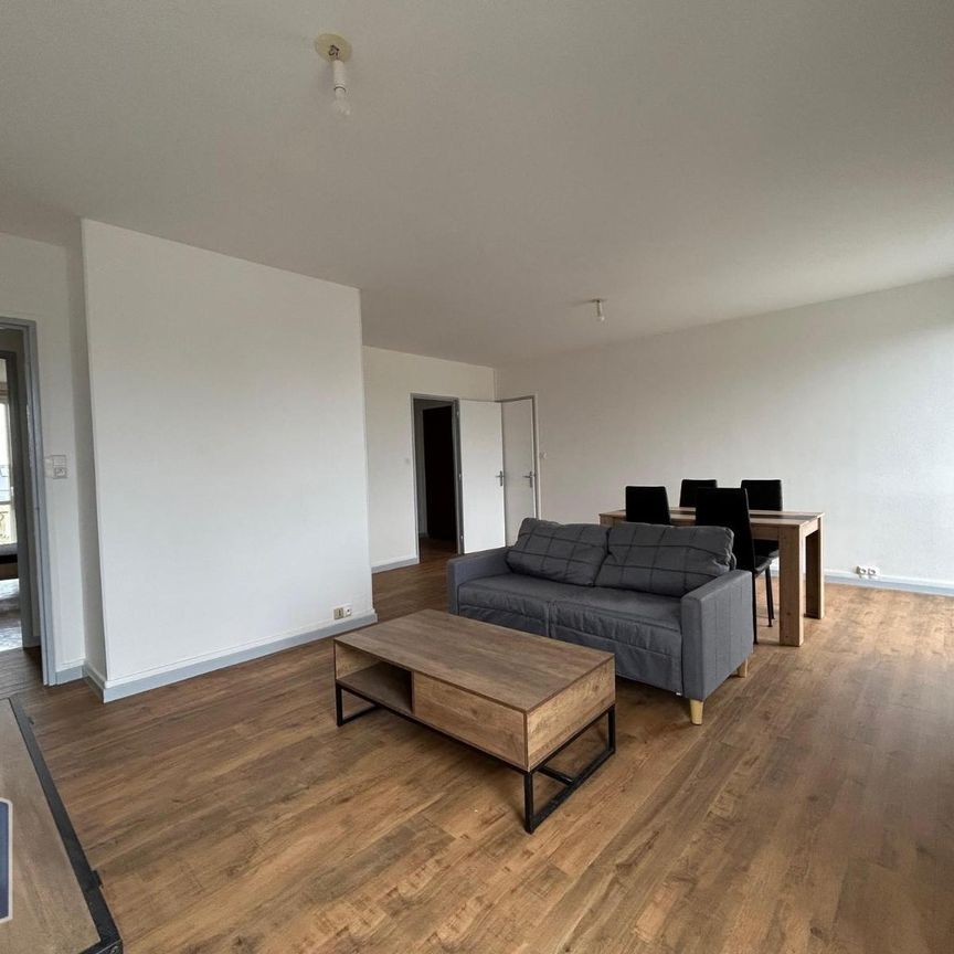 Location Appartement 4 pièces 84m² CHATEAUROUX 36000 - Photo 1