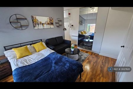 Studio to rent - Photo 4