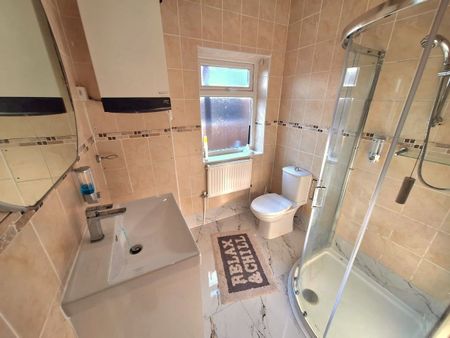 Kingsbrook Road, Manchester, M16 - Photo 5