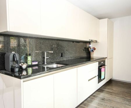 Moderne Wohnung an perfekter Lage! - Photo 2