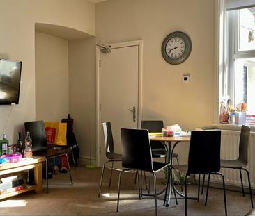 4 bedroom house to rent - Photo 1