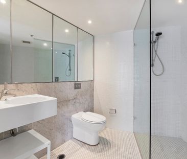 North Facing Semi Furnished One Bedroom in Gazebo With Stunning Views - Photo 5