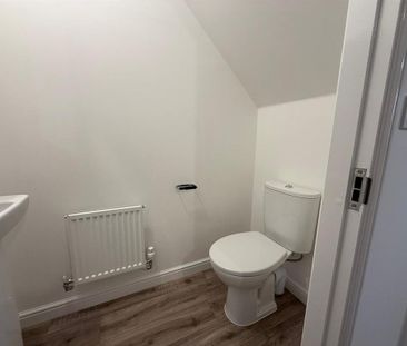 3 bedroom semi-detached house to rent - Photo 4