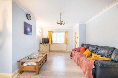 Lyon Park Avenue, Alperton, HA0 - Photo 2