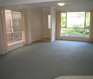 “**Wednesday Inspection Cancelled** Two Bedroom Townhouse in the He... - Photo 1